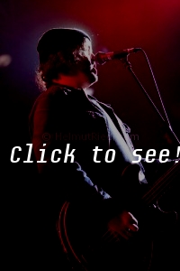 QUEENS OF THE STONE AGE_2DAW_c_HELMUT_RIEDL_ 01.09.2005 22-58
