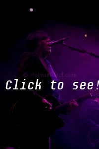 QUEENS OF THE STONE AGE_2DAW_c_HELMUT_RIEDL_ 01.09.2005 23-05